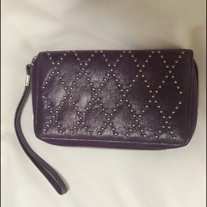 NFS cannot delete HOBO UWT Devin iPhone Wristlet Wallet